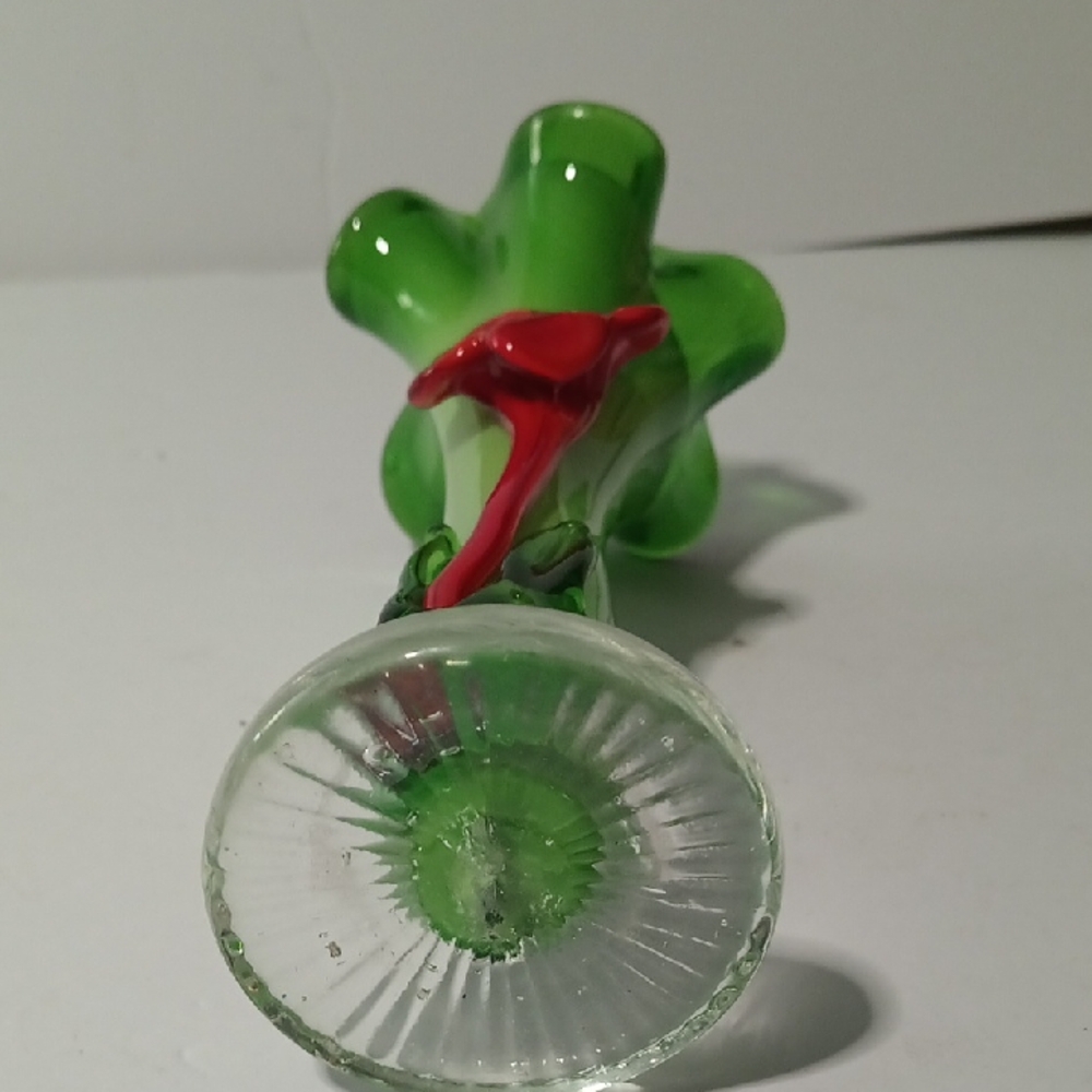 Vintage European Blown Glass Vase Gorgeous Green with Red Flower And Fluted Top - Picture 2 of 9